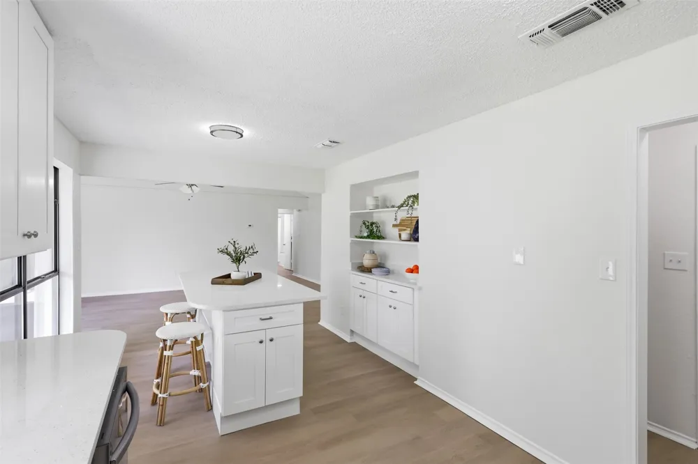 6461 Westridge Drive Watauga, TX 76148