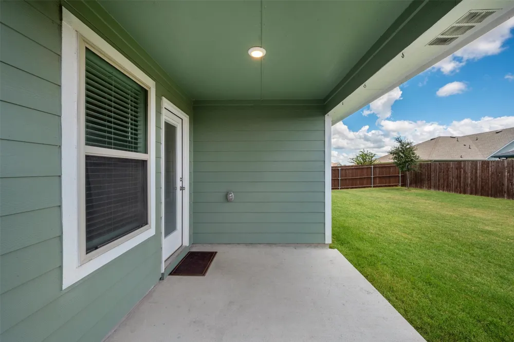 2315 Hydrangea Drive Pilot Point, TX 76258