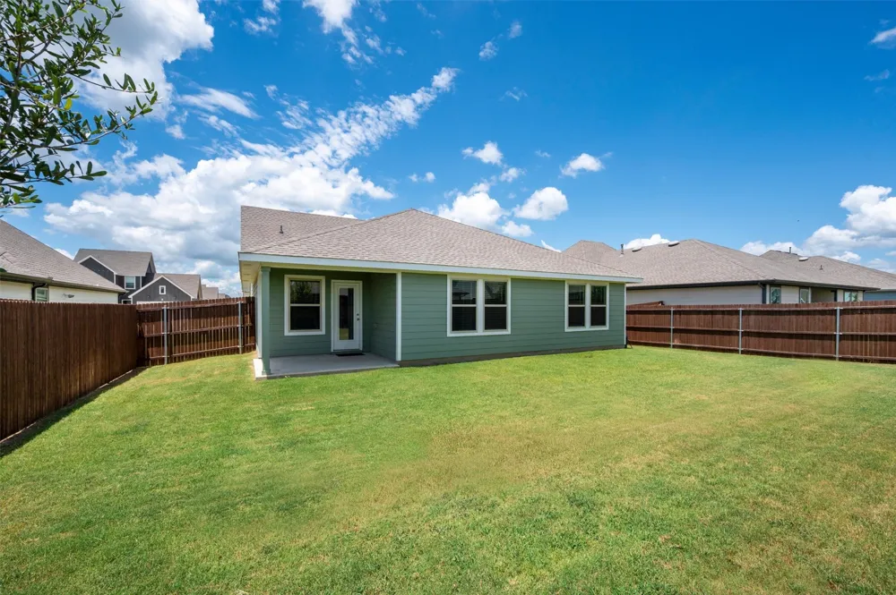 2315 Hydrangea Drive Pilot Point, TX 76258