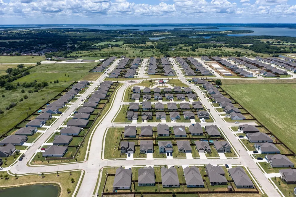 2315 Hydrangea Drive Pilot Point, TX 76258