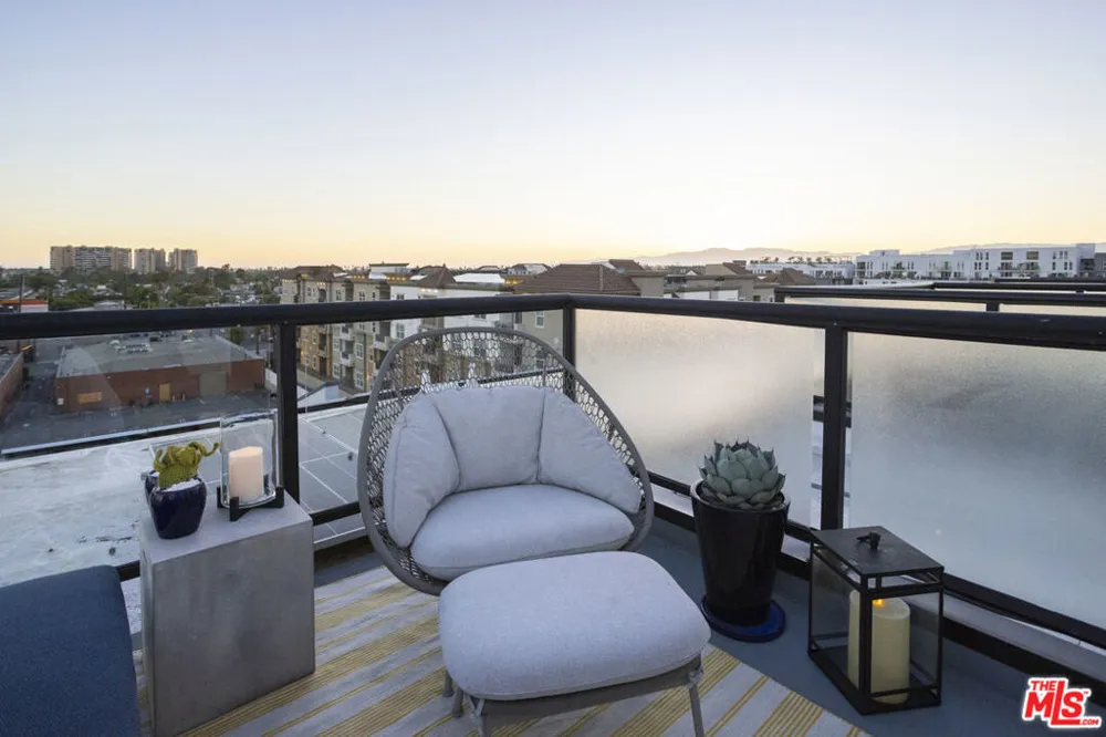 4115 Glencoe Avenue #414 Marina del Rey, CA 90292