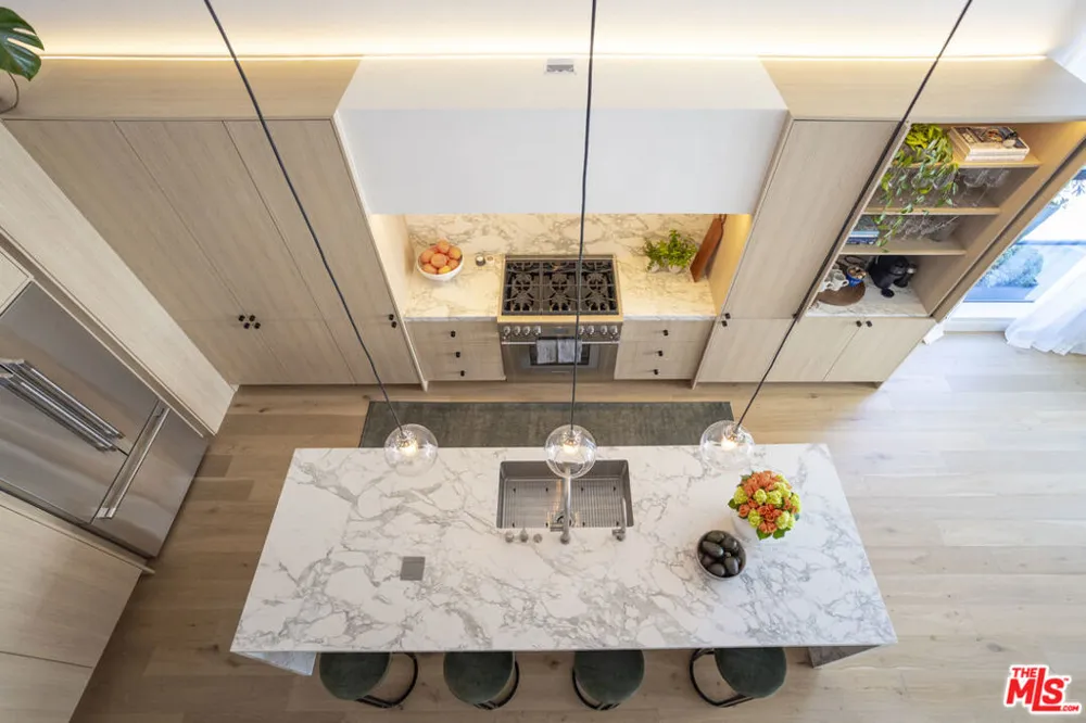 4115 Glencoe Avenue #414 Marina del Rey, CA 90292
