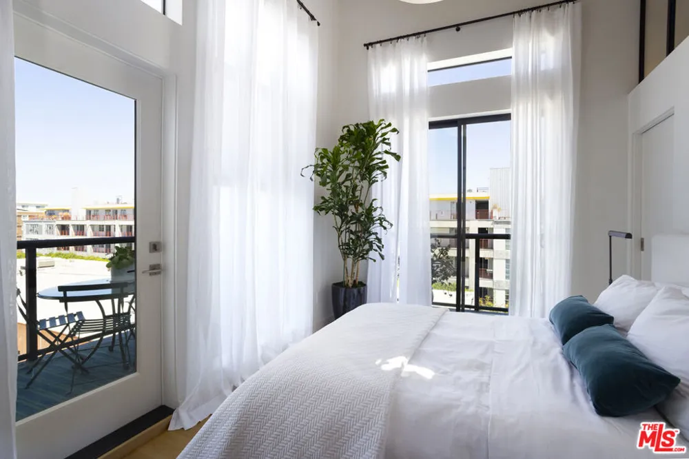 4115 Glencoe Avenue #414 Marina del Rey, CA 90292