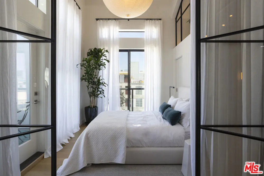 4115 Glencoe Avenue #414 Marina del Rey, CA 90292