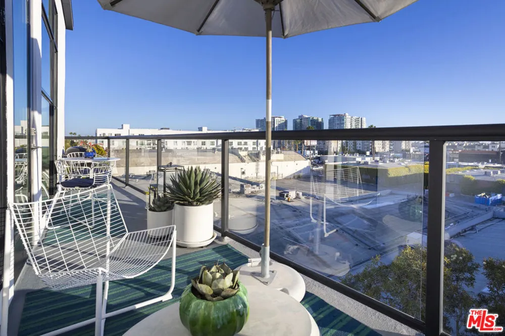 4115 Glencoe Avenue #414 Marina del Rey, CA 90292