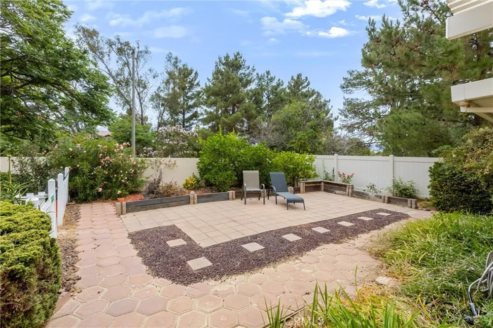 5633 Riviera Banning, CA 92220