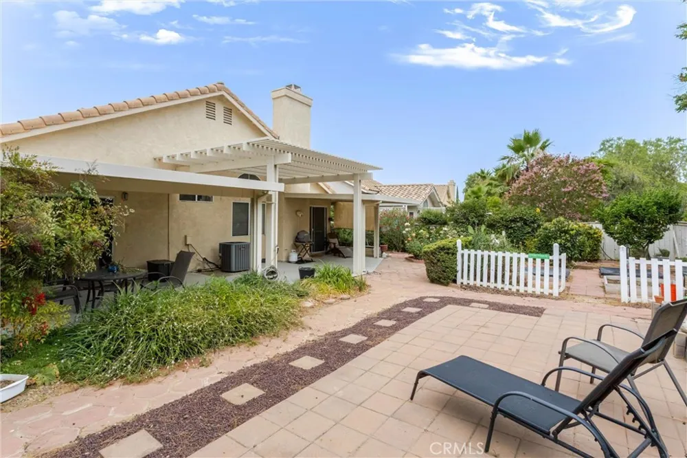 5633 Riviera Banning, CA 92220