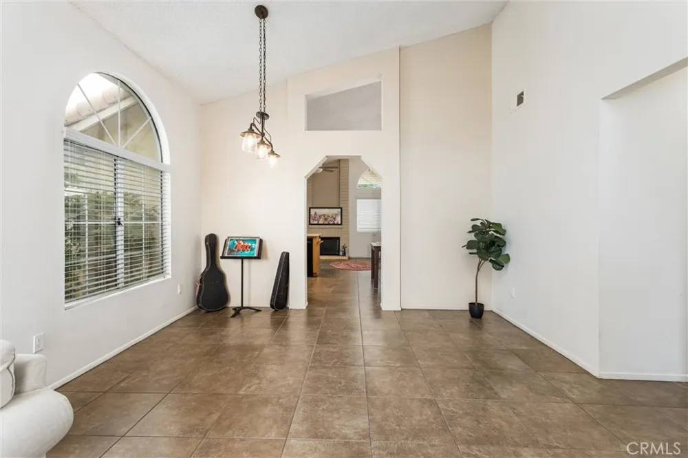 5633 Riviera Banning, CA 92220