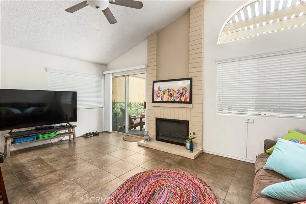 5633 Riviera Banning, CA 92220