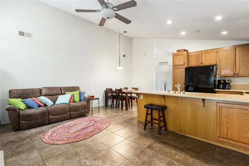 5633 Riviera Banning, CA 92220