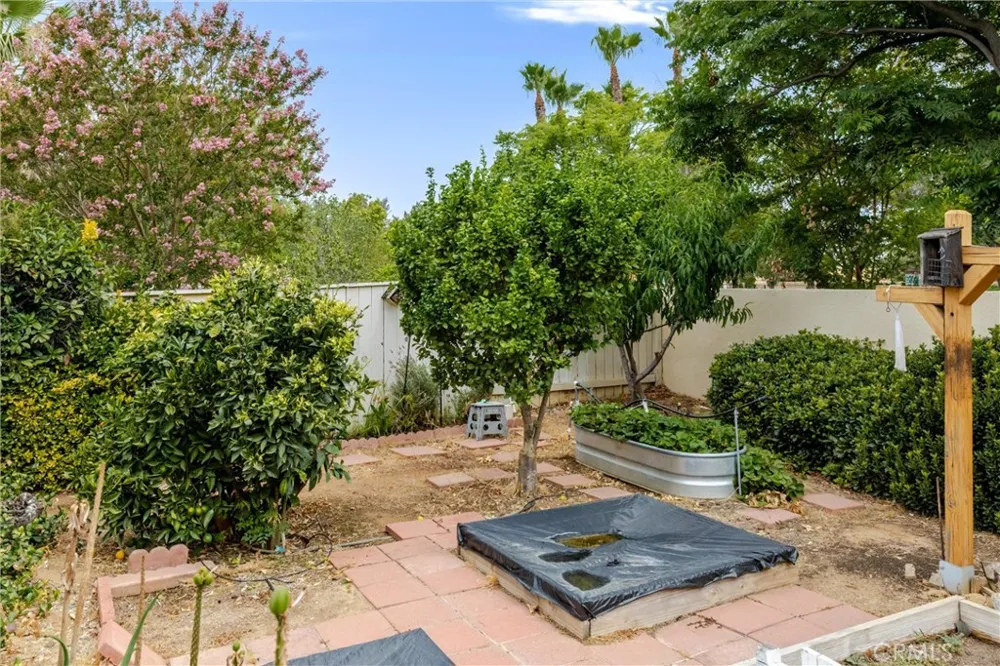 5633 Riviera Banning, CA 92220