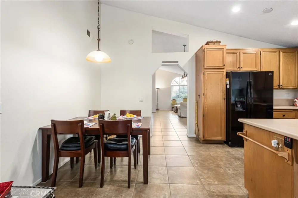 5633 Riviera Banning, CA 92220