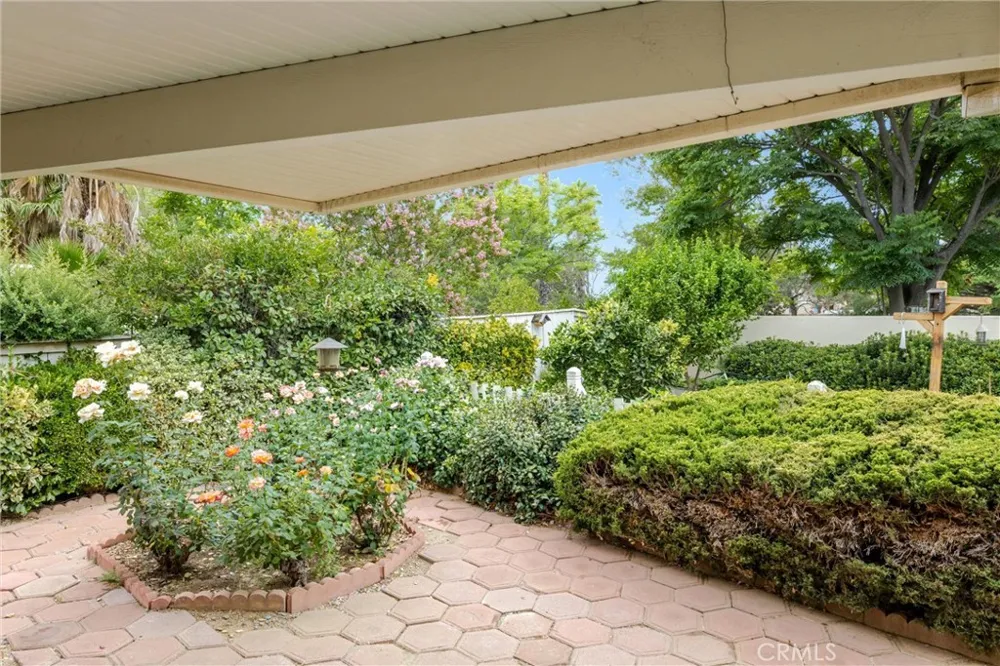 5633 Riviera Banning, CA 92220