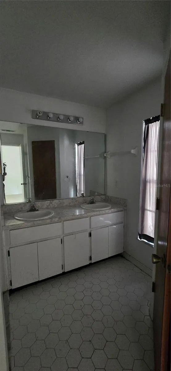545 CLARK STREET Maitland, FL 32751