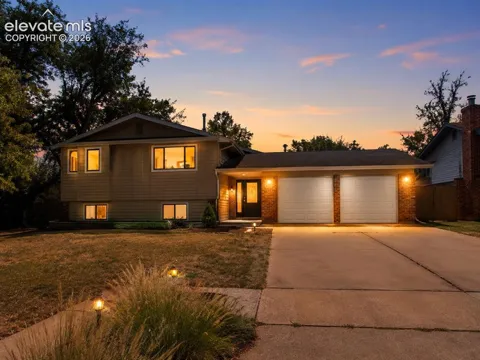 1208 Doyle Place