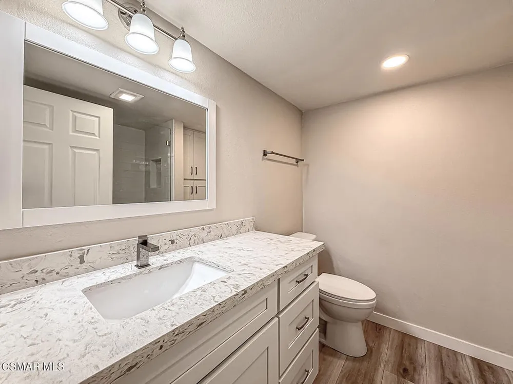291 Sequoia Court #17 Thousand Oaks, CA 91360