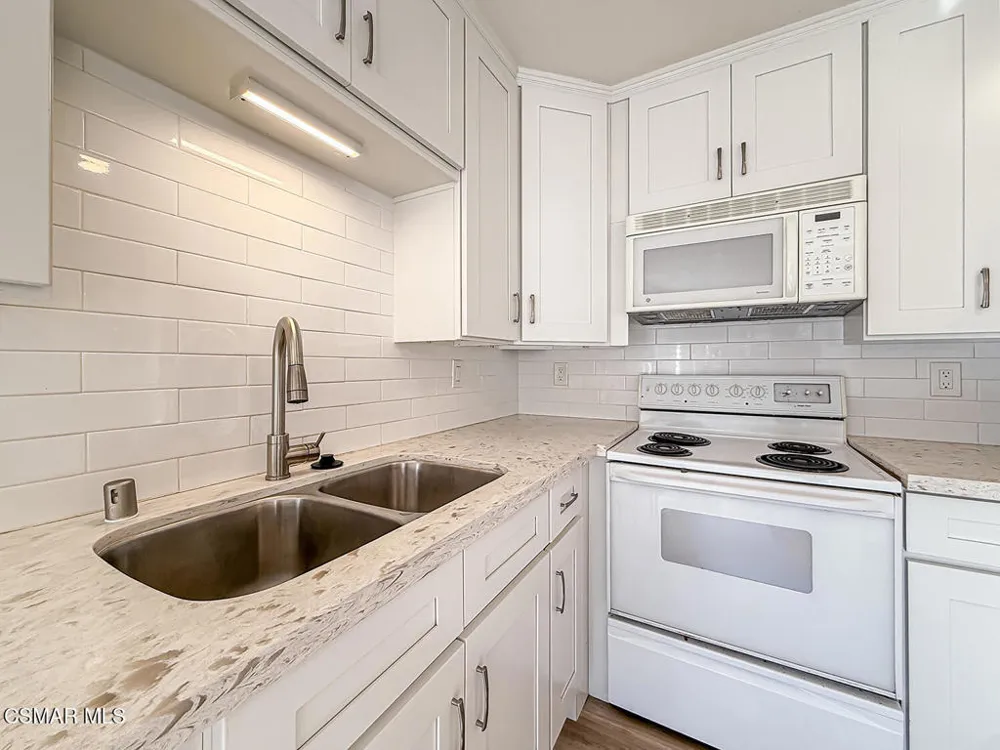 291 Sequoia Court #17 Thousand Oaks, CA 91360