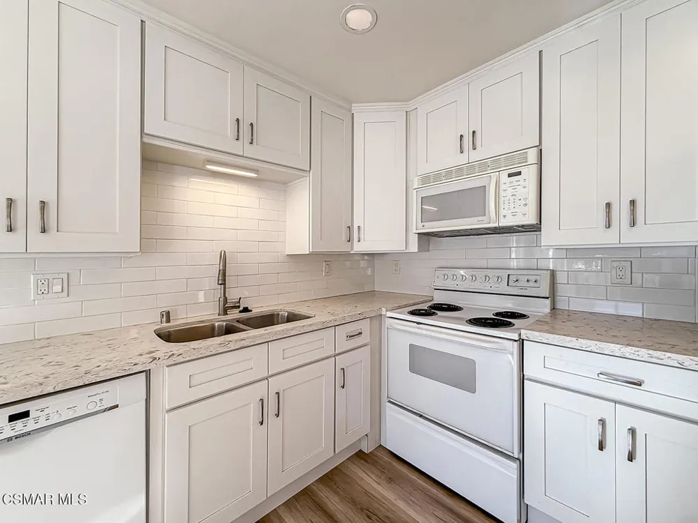 291 Sequoia Court #17 Thousand Oaks, CA 91360