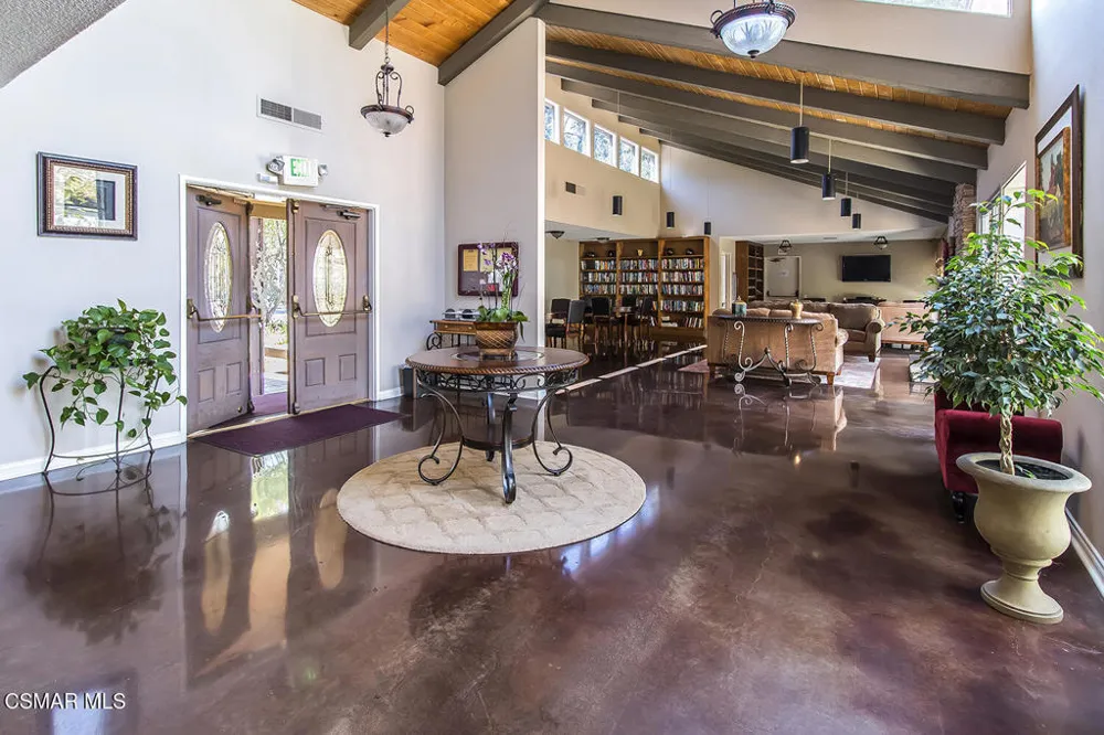 291 Sequoia Court #17 Thousand Oaks, CA 91360