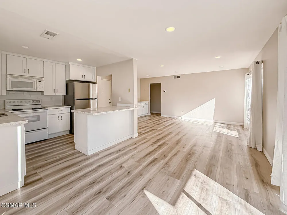 291 Sequoia Court #17 Thousand Oaks, CA 91360
