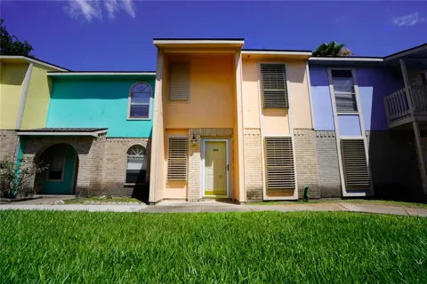 6702 Everhart #E-102