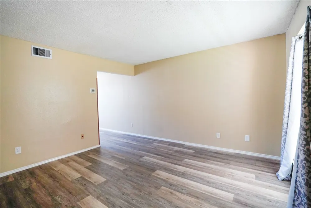 6702 Everhart #E-102 Corpus Christi, TX 78413
