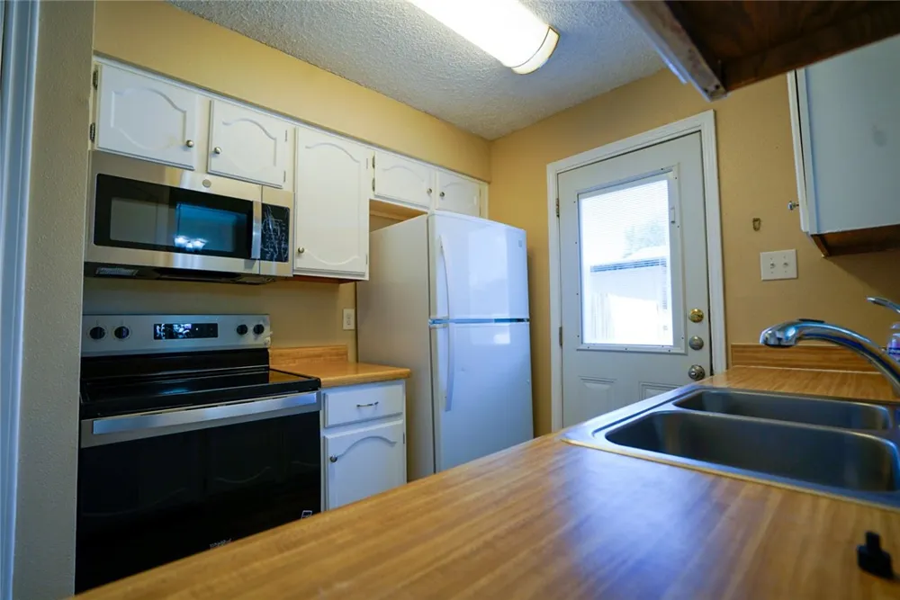 6702 Everhart #E-102 Corpus Christi, TX 78413