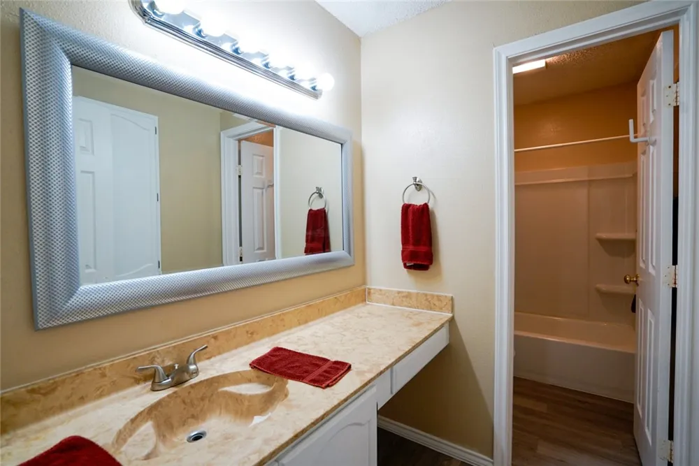6702 Everhart #E-102 Corpus Christi, TX 78413