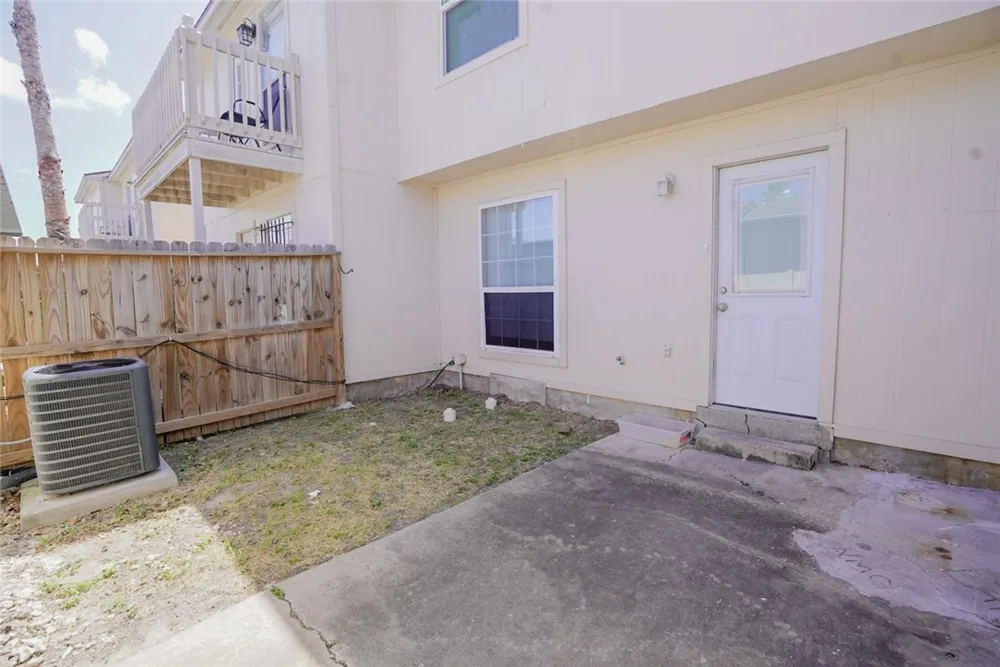 6702 Everhart #E-102 Corpus Christi, TX 78413