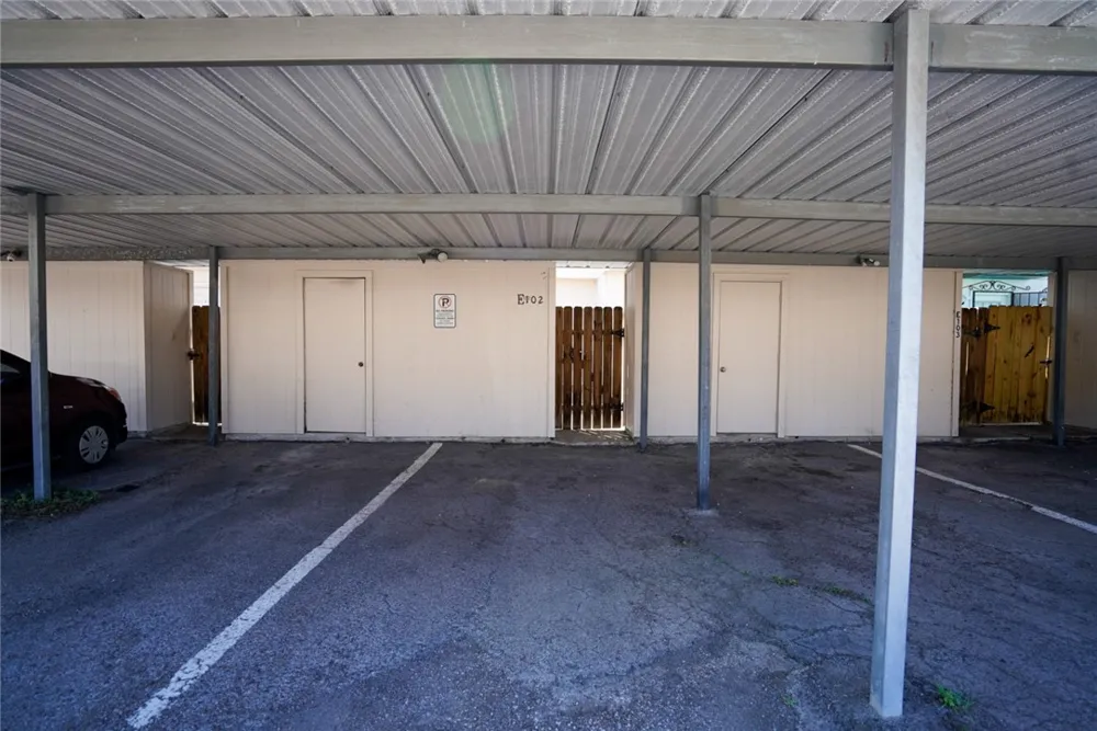 6702 Everhart #E-102 Corpus Christi, TX 78413