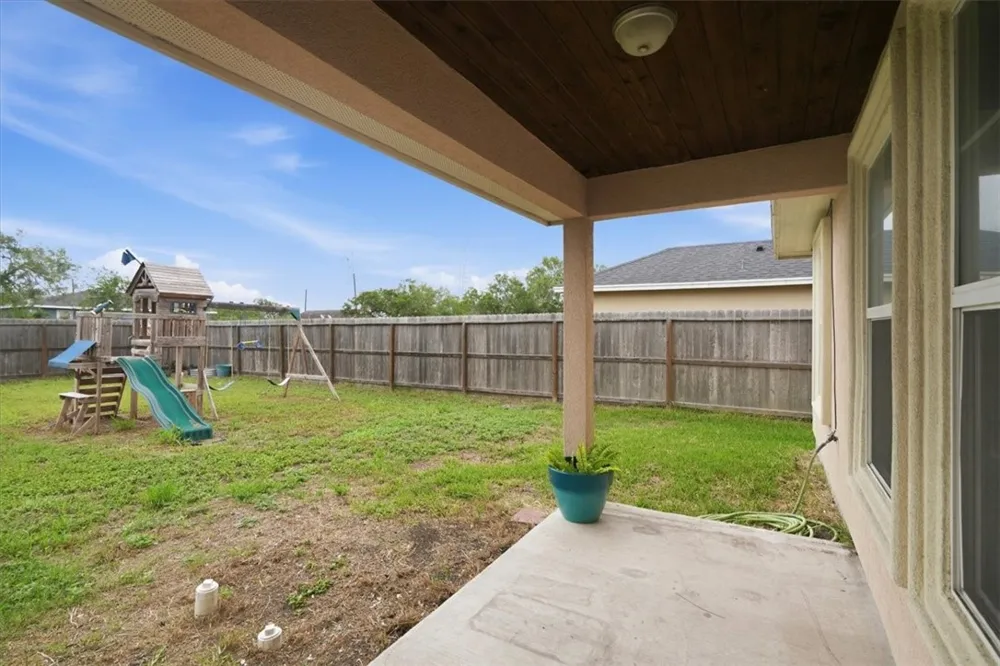 308 Dahme Avenue Orange Grove, TX 78372