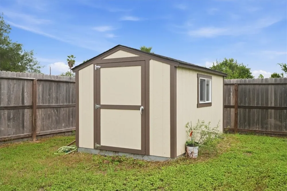 308 Dahme Avenue Orange Grove, TX 78372