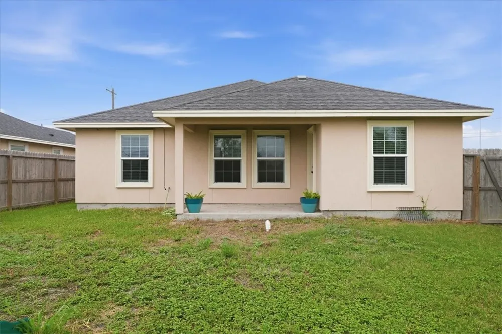 308 Dahme Avenue Orange Grove, TX 78372