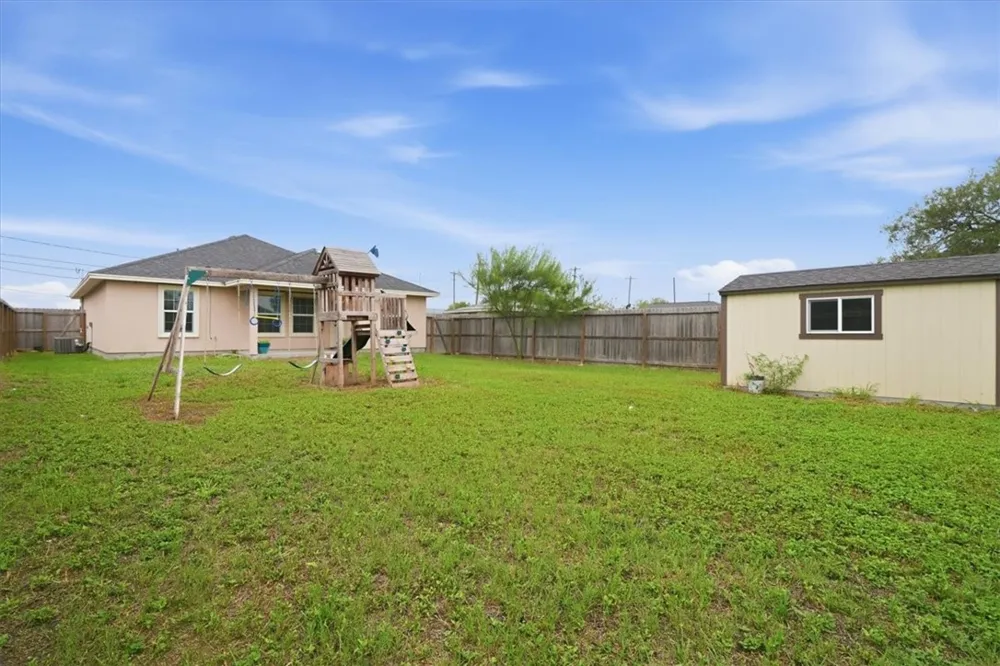 308 Dahme Avenue Orange Grove, TX 78372