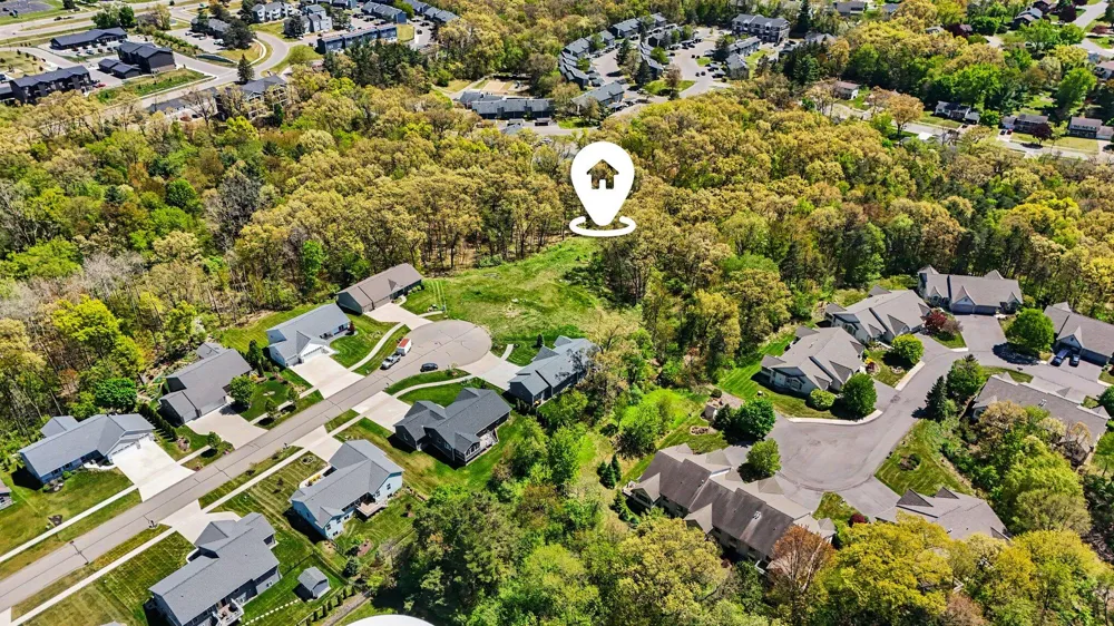 4277 Trail View NE Grand Rapids, MI 49525