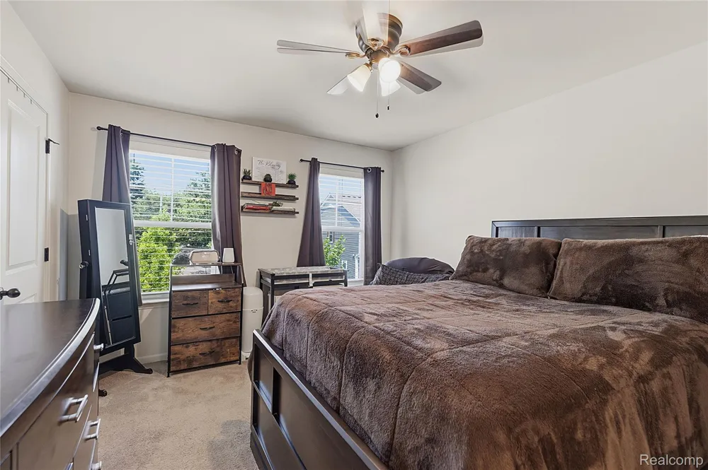 561 Parkdale Lane Ferndale City, MI 48220