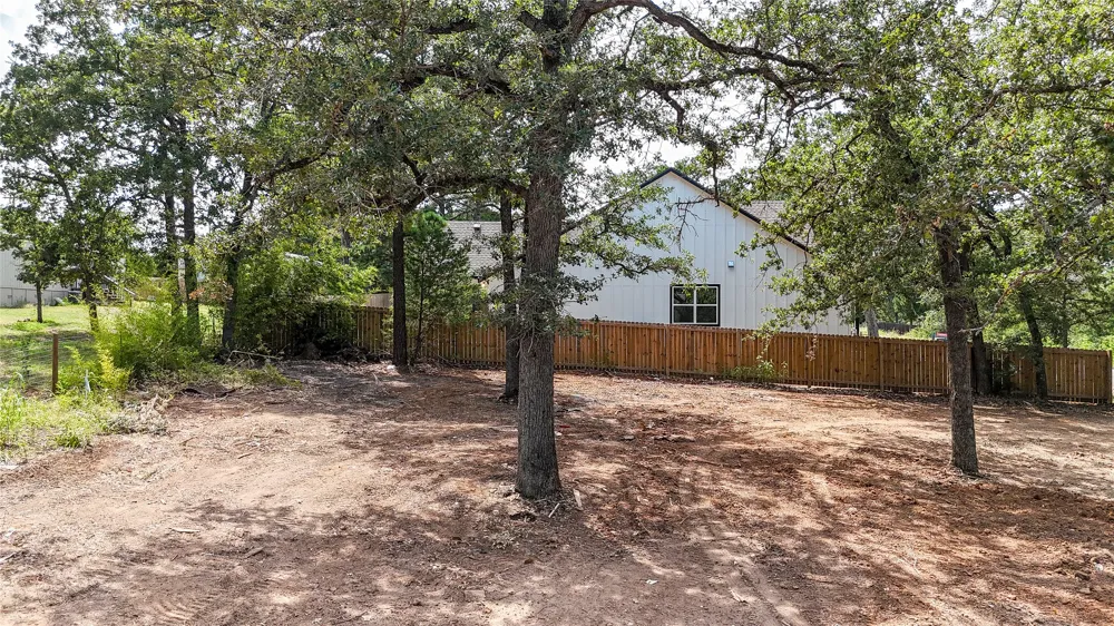 115 Eaglenest Court Smithville, TX 78957
