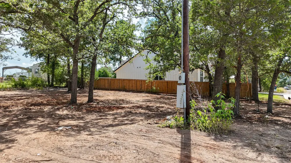 115 Eaglenest Court Smithville, TX 78957