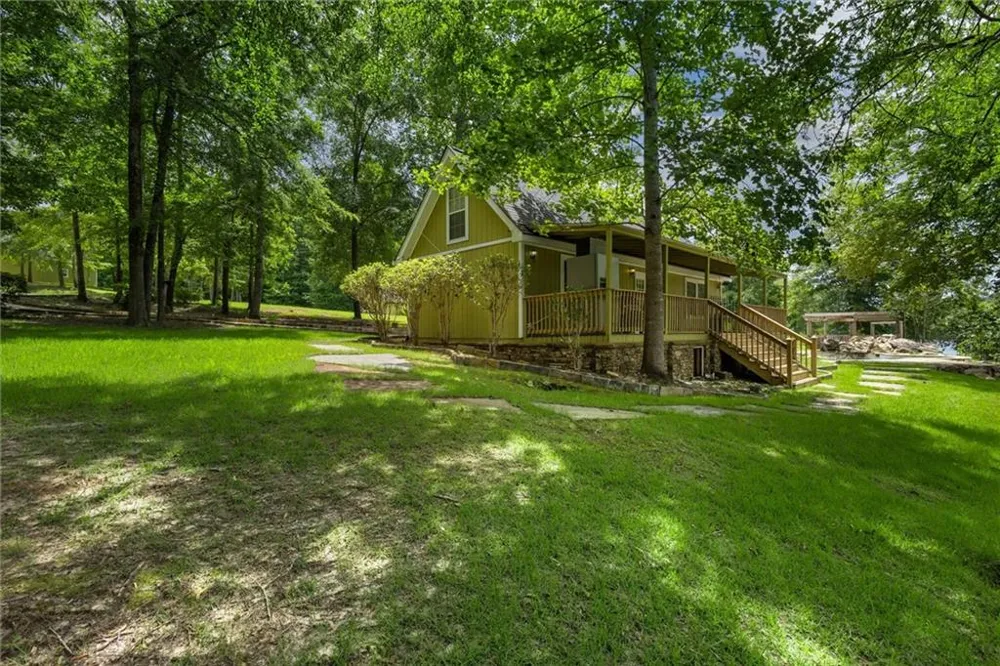 5098 Crescent Road Dry Branch, GA 31020