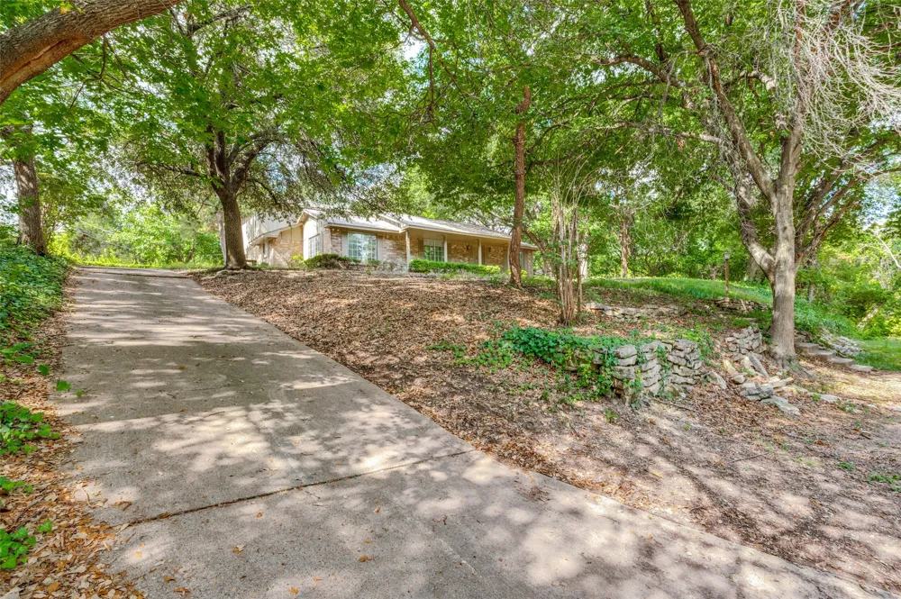 406 Dula Circle Duncanville, TX 75116