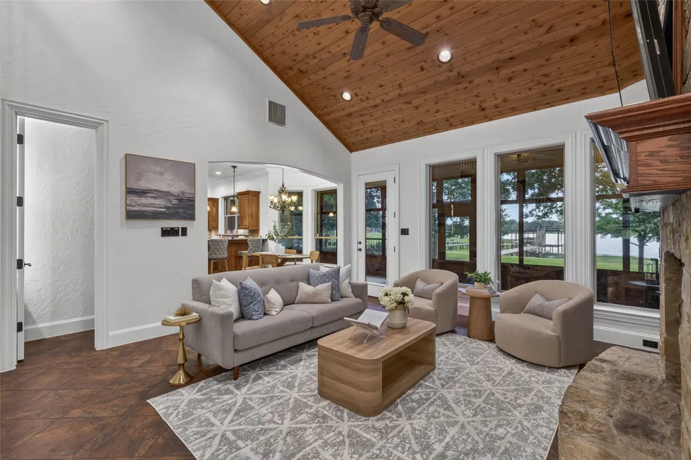 416 Forest Lane Gun Barrel City, TX 75156