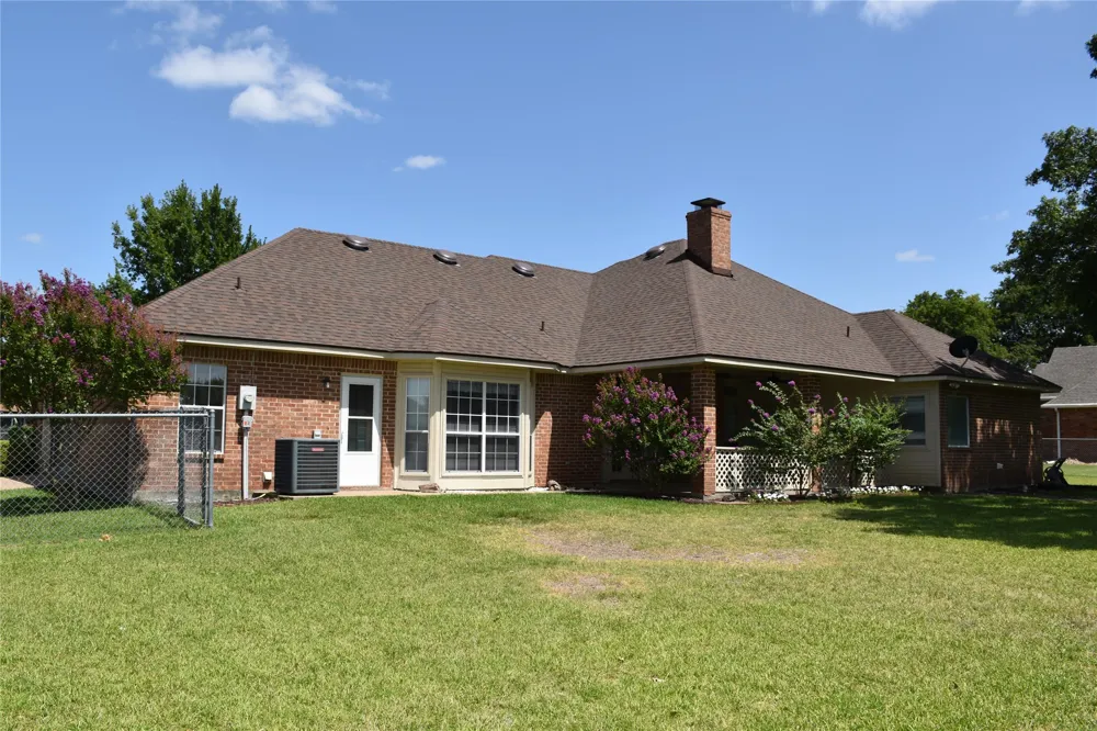 4017 Windmill Ridge Circle Red Oak, TX 75154