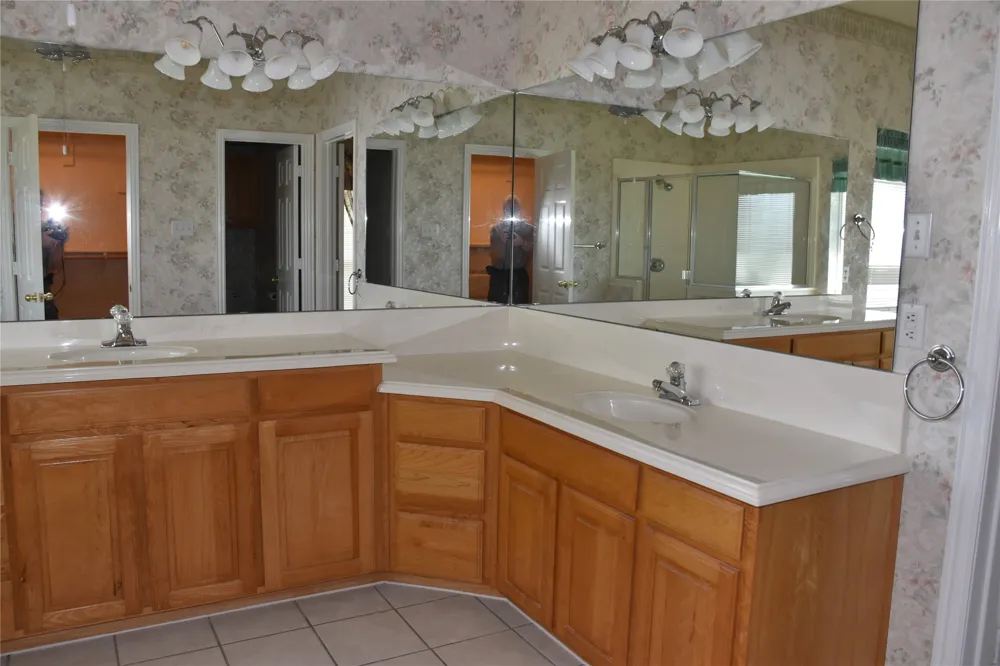 4017 Windmill Ridge Circle Red Oak, TX 75154