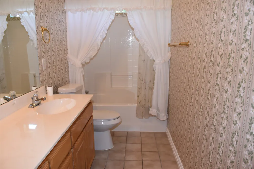 4017 Windmill Ridge Circle Red Oak, TX 75154