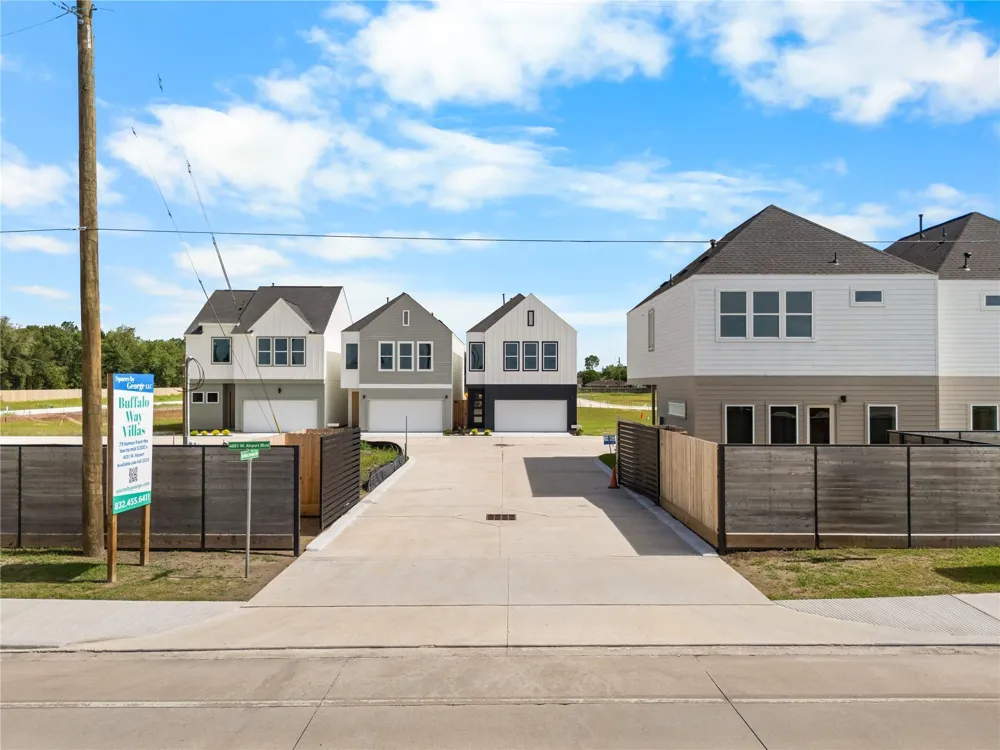 4007 Buffalo Moon Drive Houston, TX 77045