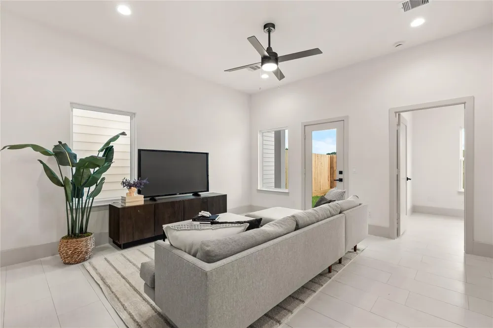4007 Buffalo Moon Drive Houston, TX 77045