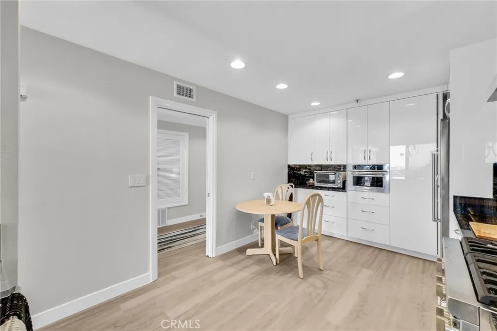 270 Cagney #207 Newport Beach, CA 92663