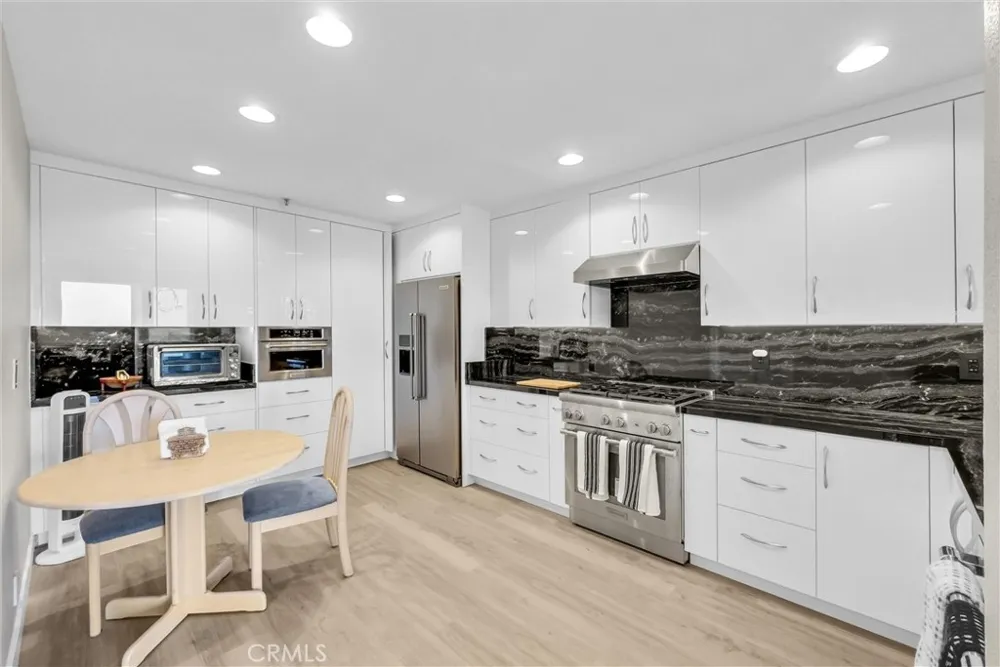270 Cagney #207 Newport Beach, CA 92663
