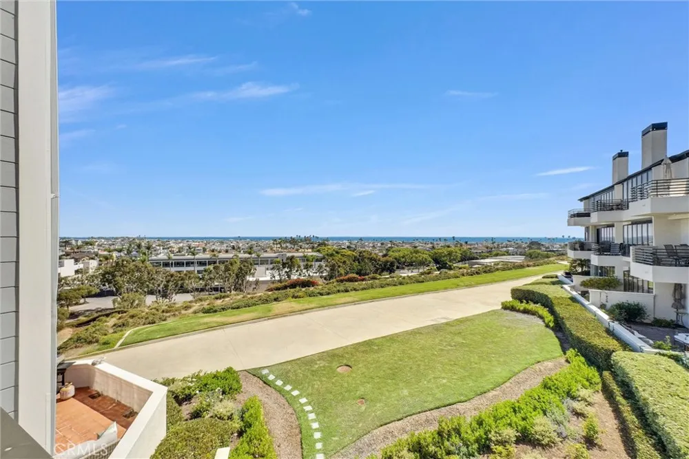 270 Cagney #207 Newport Beach, CA 92663