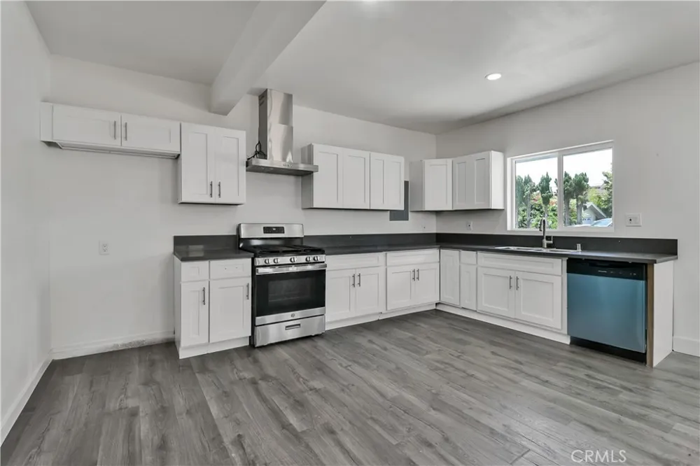 2550 W Rowland Avenue Anaheim, CA 92804